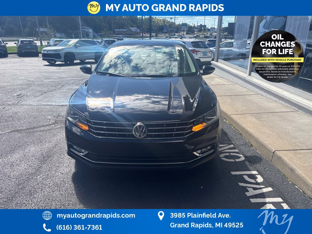 Used 2016 Volkswagen Passat 1.8T SE FWD image 2