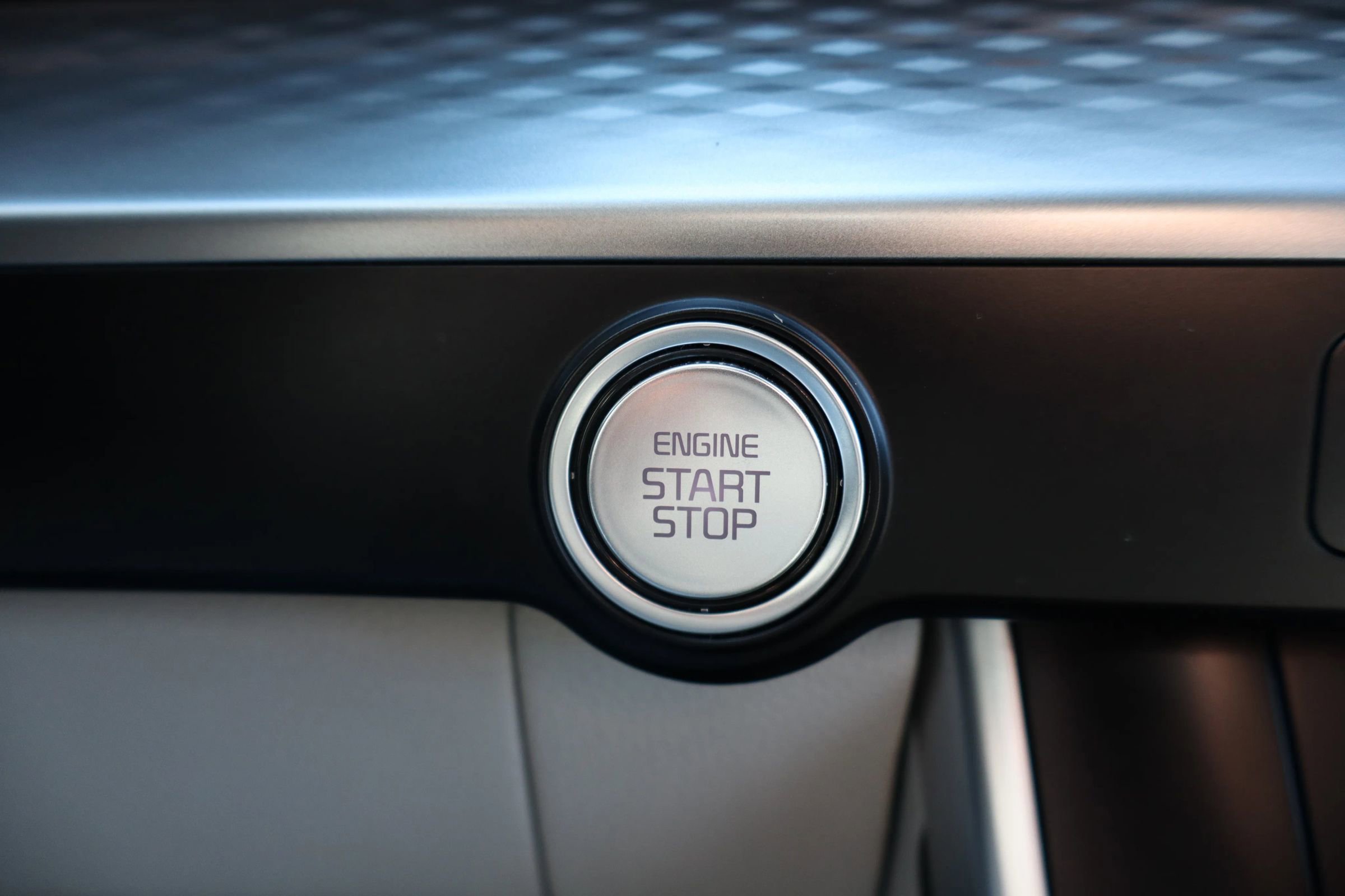 Used 2024 Kia Carnival LX image 25