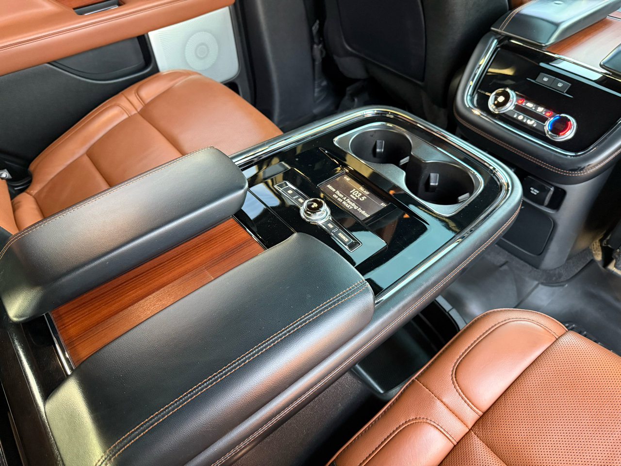 Used 2018 Lincoln Navigator Reserve w/ Technology Package image 36