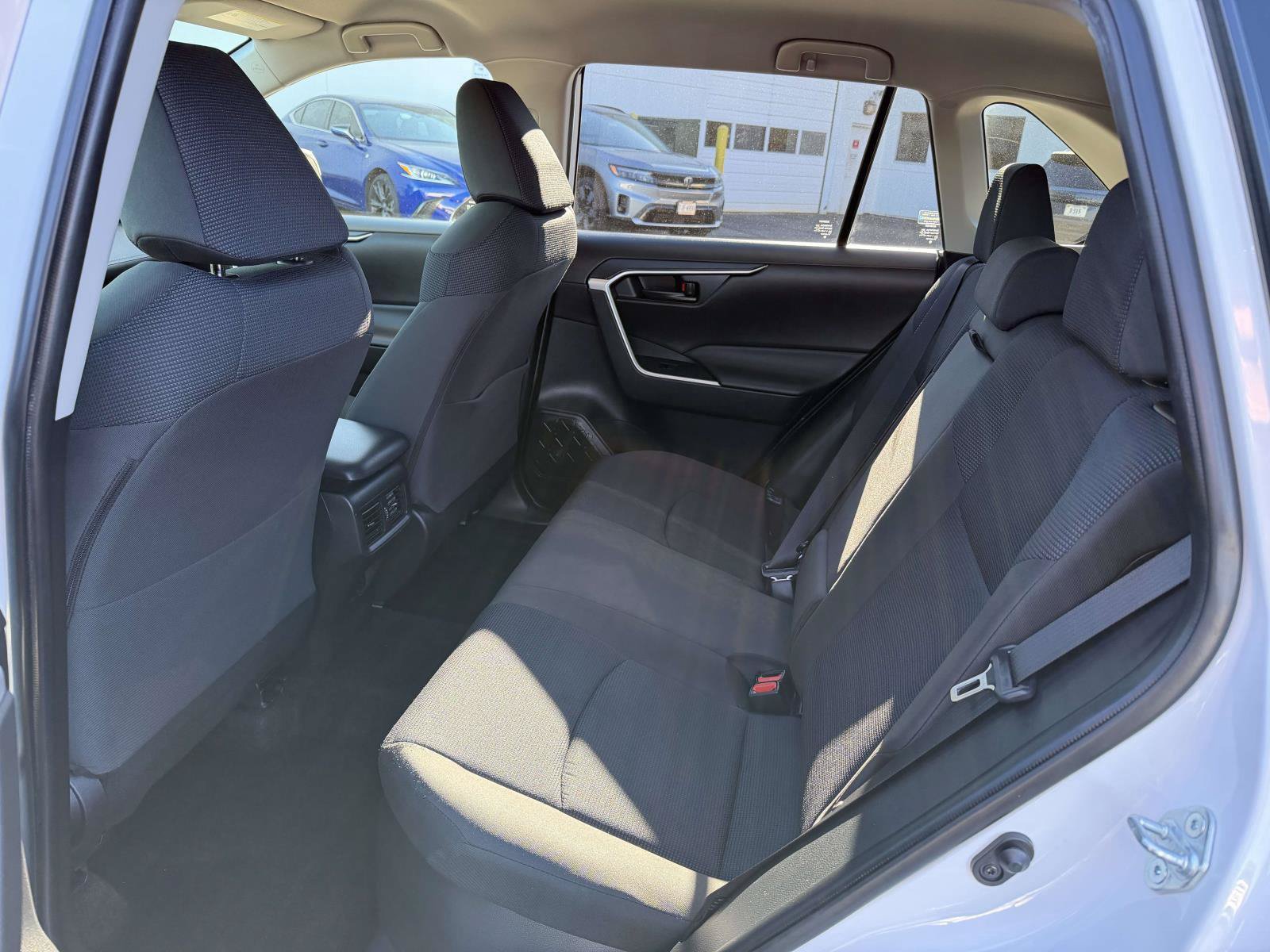 Used 2020 Toyota RAV4 LE w/ Carpet Mat Package AWD/4WD image 9