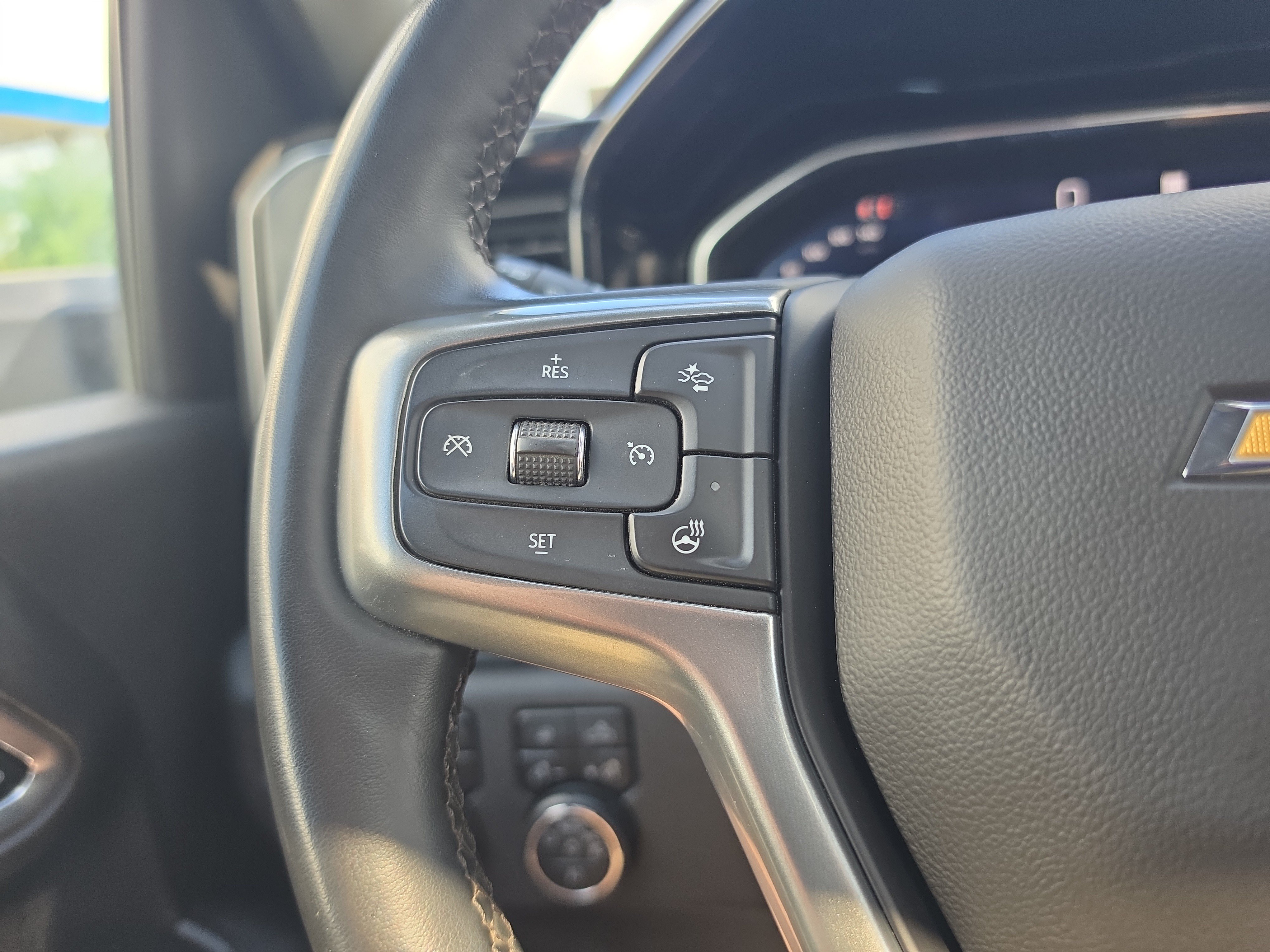 Used 2024 Chevrolet Silverado 2500 LTZ w/ LTZ Plus Package AWD/4WD image 23