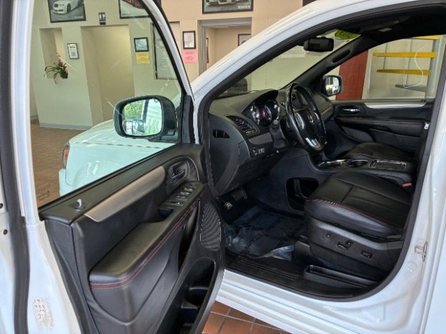 Used 2019 Dodge Grand Caravan GT image 13