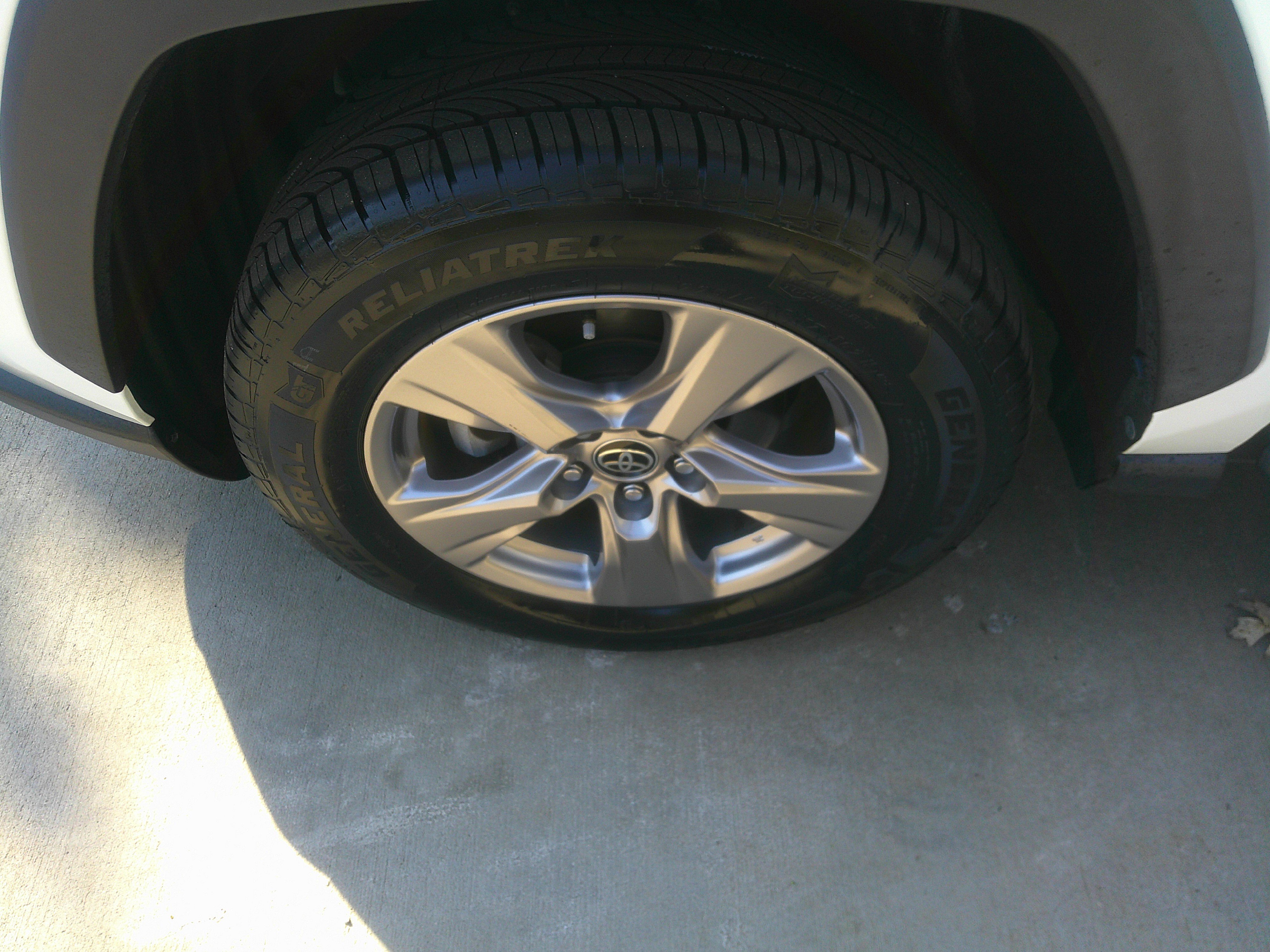 Used 2022 Toyota RAV4 XLE image 16