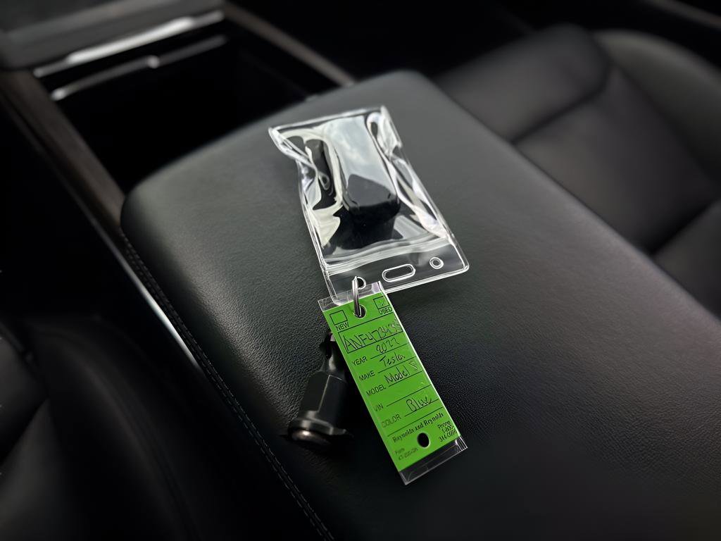 Used 2022 Tesla Model S image 25