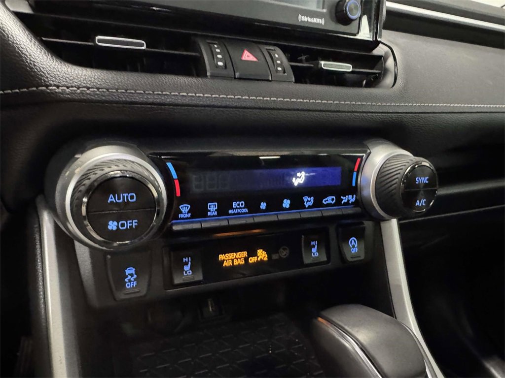 Used 2022 Toyota RAV4 XLE Premium image 25