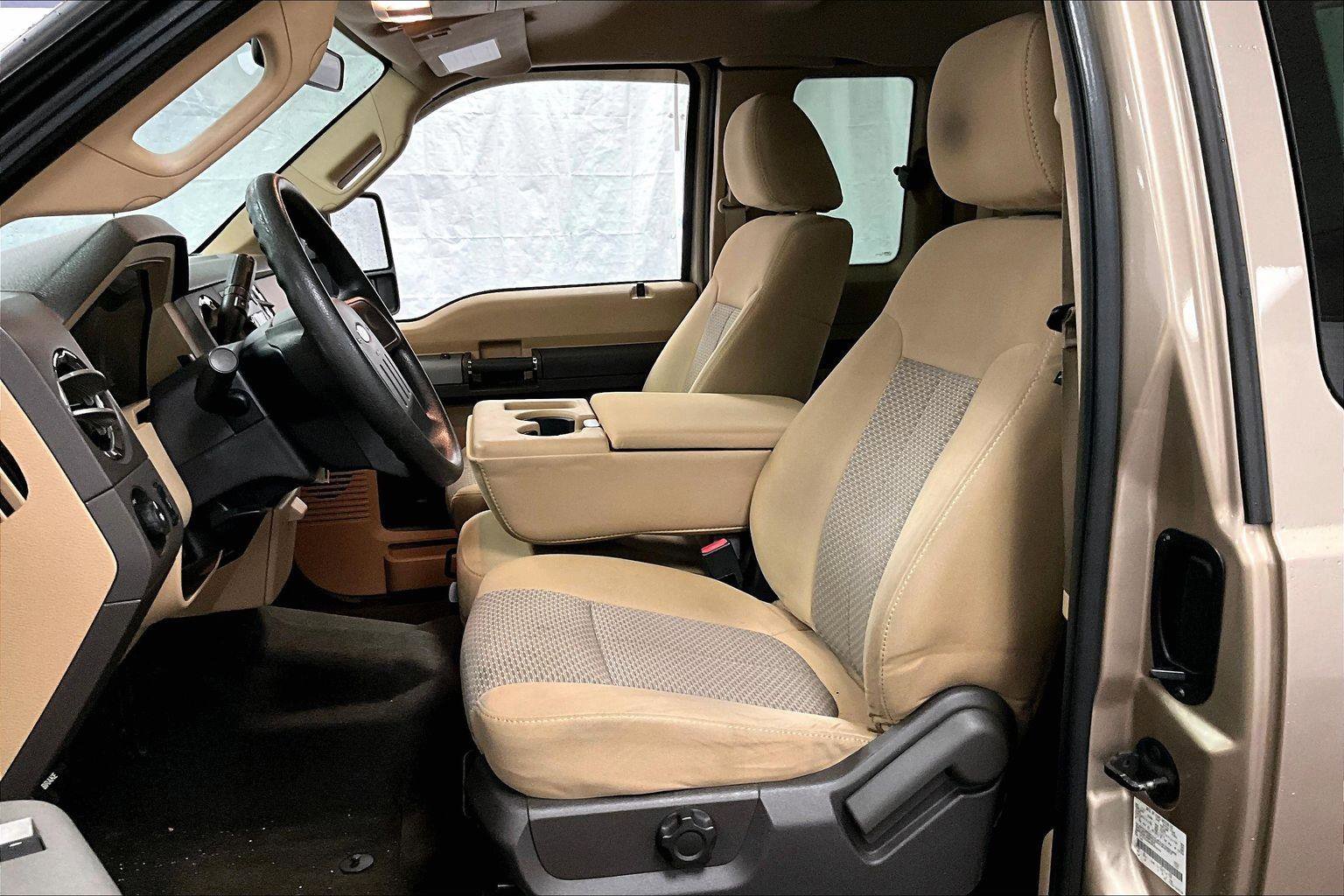 Used 2011 Ford F250 XLT w/ Camper Pkg image 24