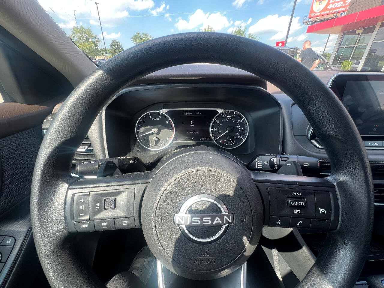 Used 2023 Nissan Rogue S image 14