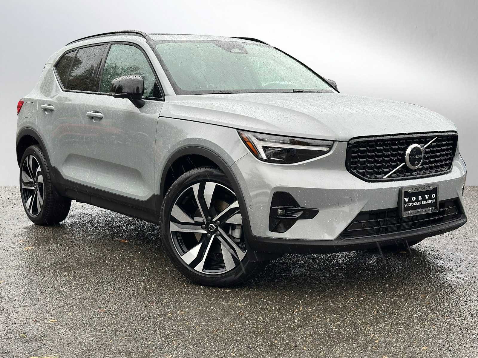 New 2026 Volvo XC40 B5 Ultra w/ Climate Package