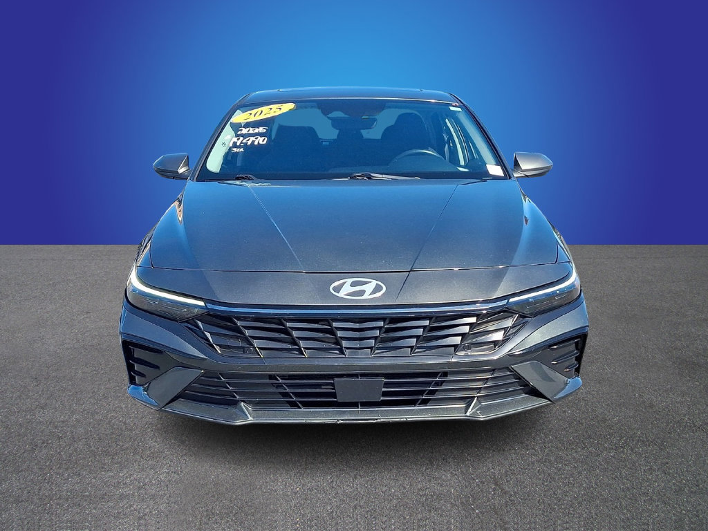 Used 2025 Hyundai Elantra SEL FWD image 2