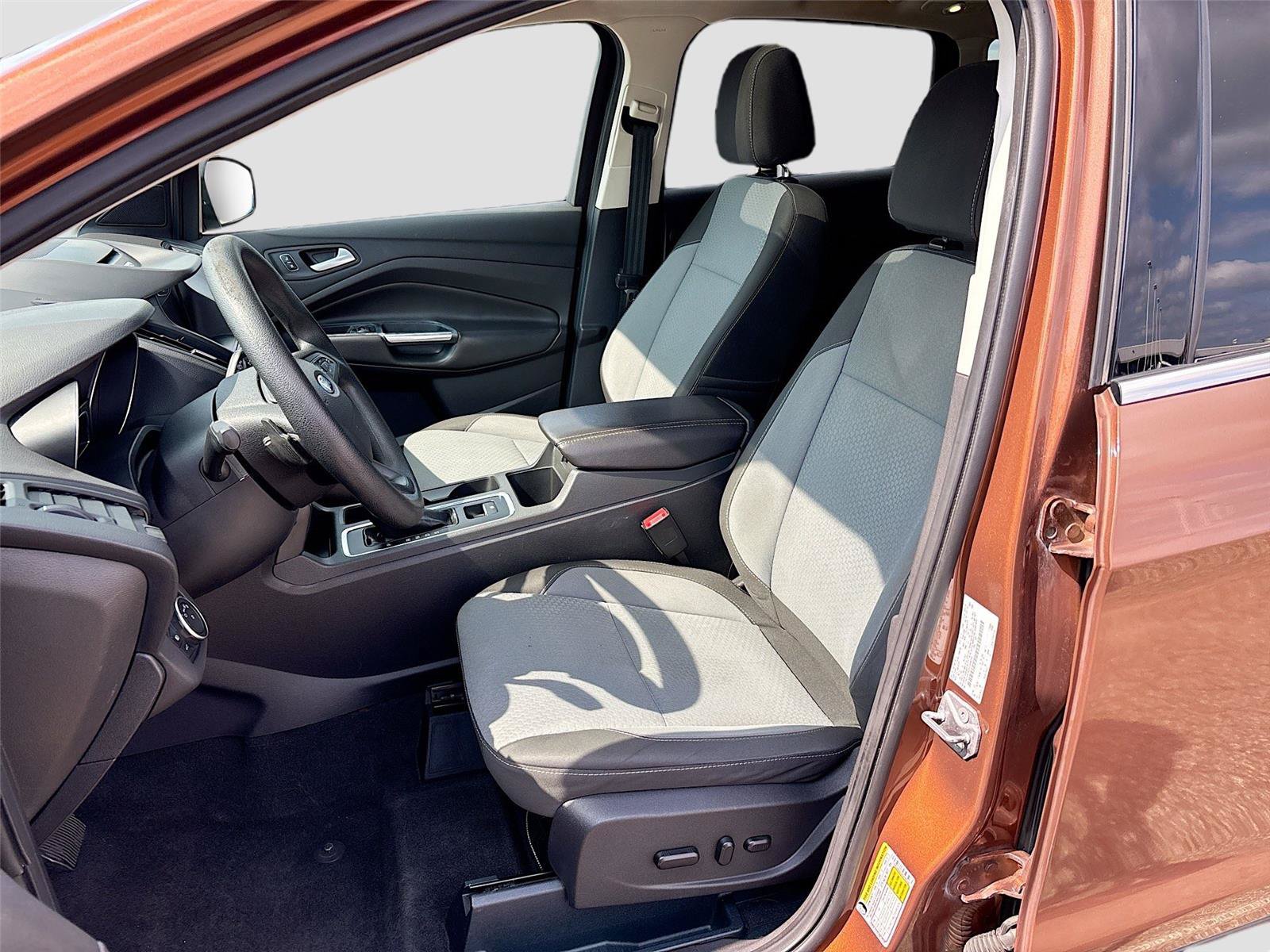 Used 2017 Ford Escape SE w/ Equipment Group 201A AWD/4WD image 5