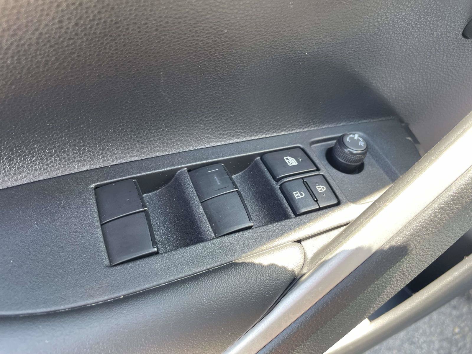 Used 2024 Toyota Corolla Cross LE w/ Moonroof Package FWD image 12