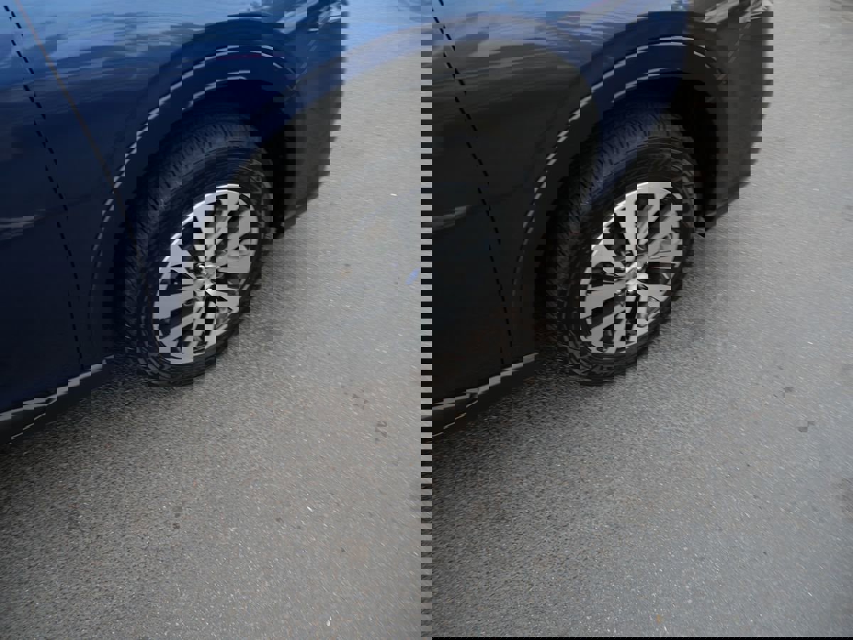 Used 2020 Subaru Outback Premium image 34