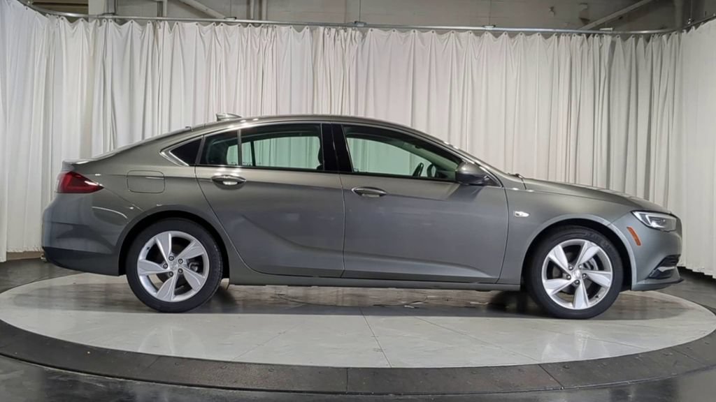 Used 2018 Buick Regal Preferred w/ Sights and Sounds Package FWD image 11