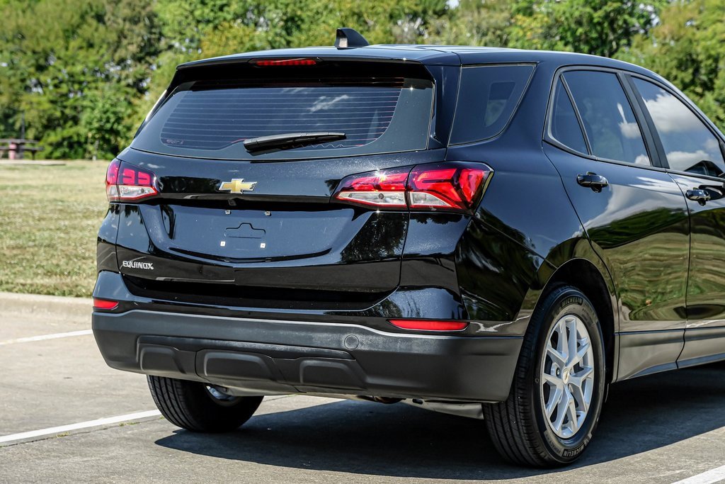 Used 2022 Chevrolet Equinox LS image 12