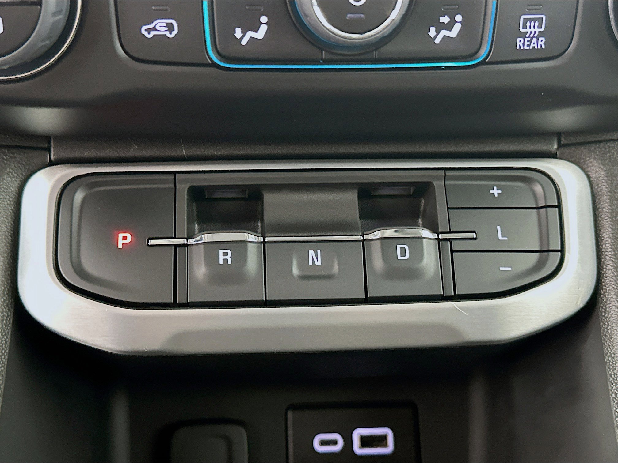 Used 2023 GMC Acadia SLE w/ Driver Convenience Package image 24