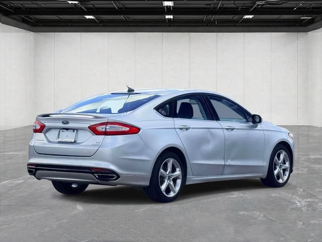 Used 2016 Ford Fusion SE AWD/4WD image 4