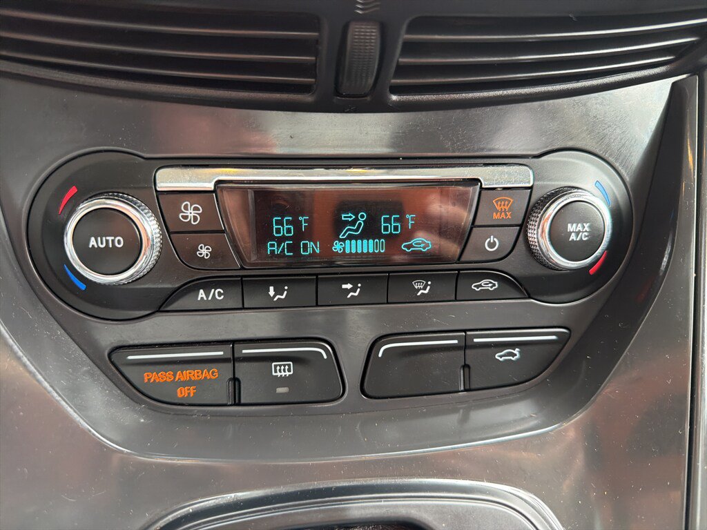 Used 2015 Ford Escape Titanium w/ Canadian Touring Package AWD/4WD image 31