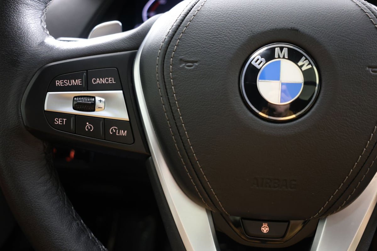 Used 2023 BMW X6 xDrive40i w/ Premium Package image 28