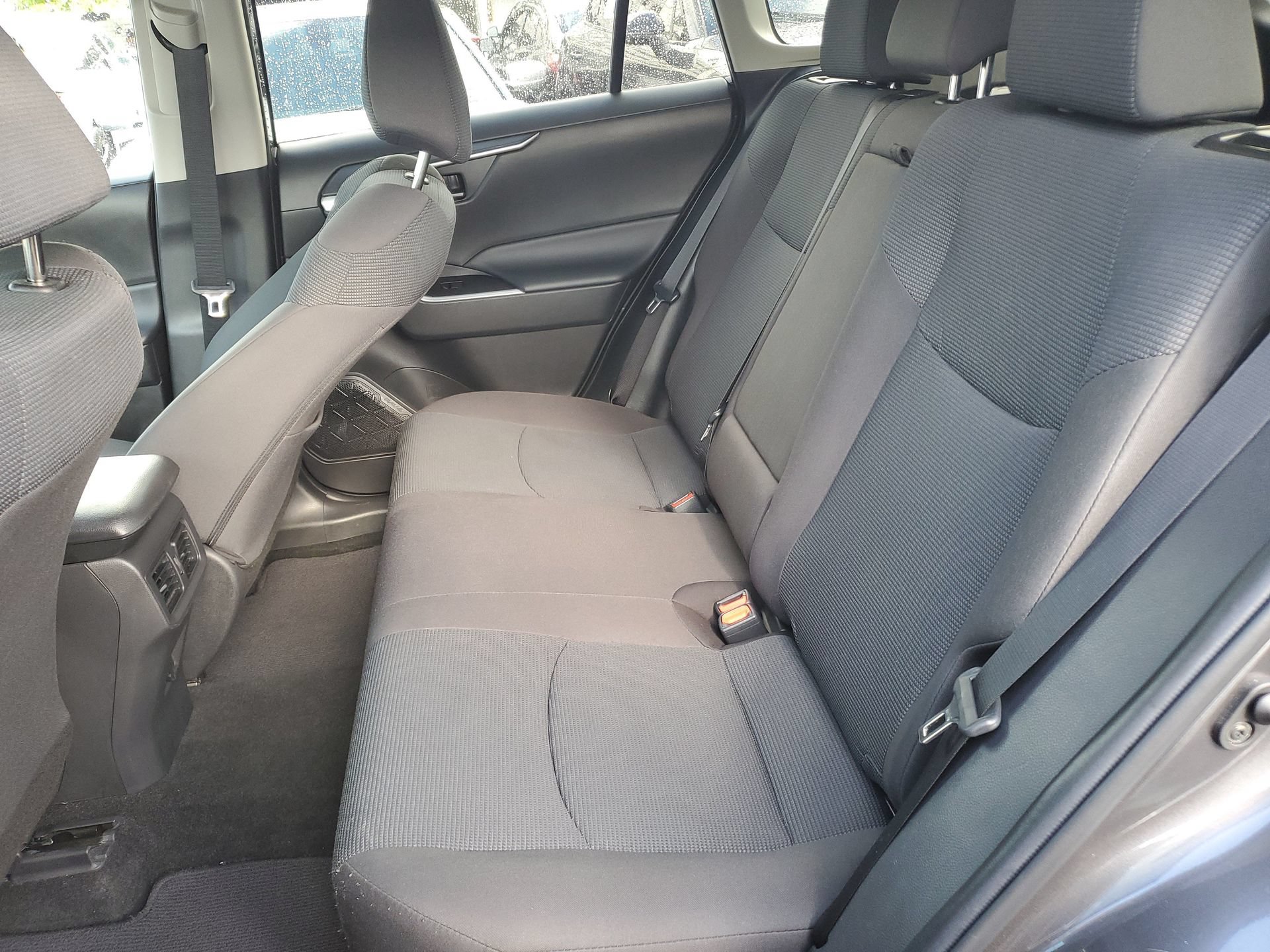 Used 2022 Toyota RAV4 LE FWD image 11