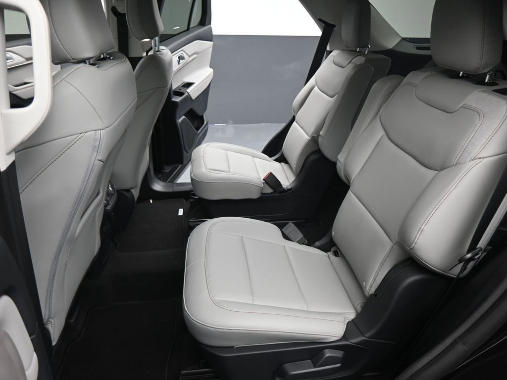 New 2025 Ford Explorer Active w/ Active Comfort Package image 19