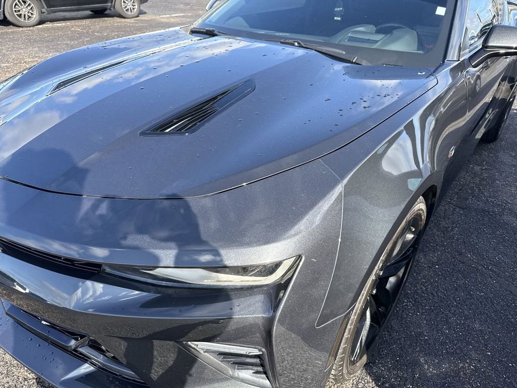 Used 2018 Chevrolet Camaro SS w/ LPO RS/SS Interior Package image 37