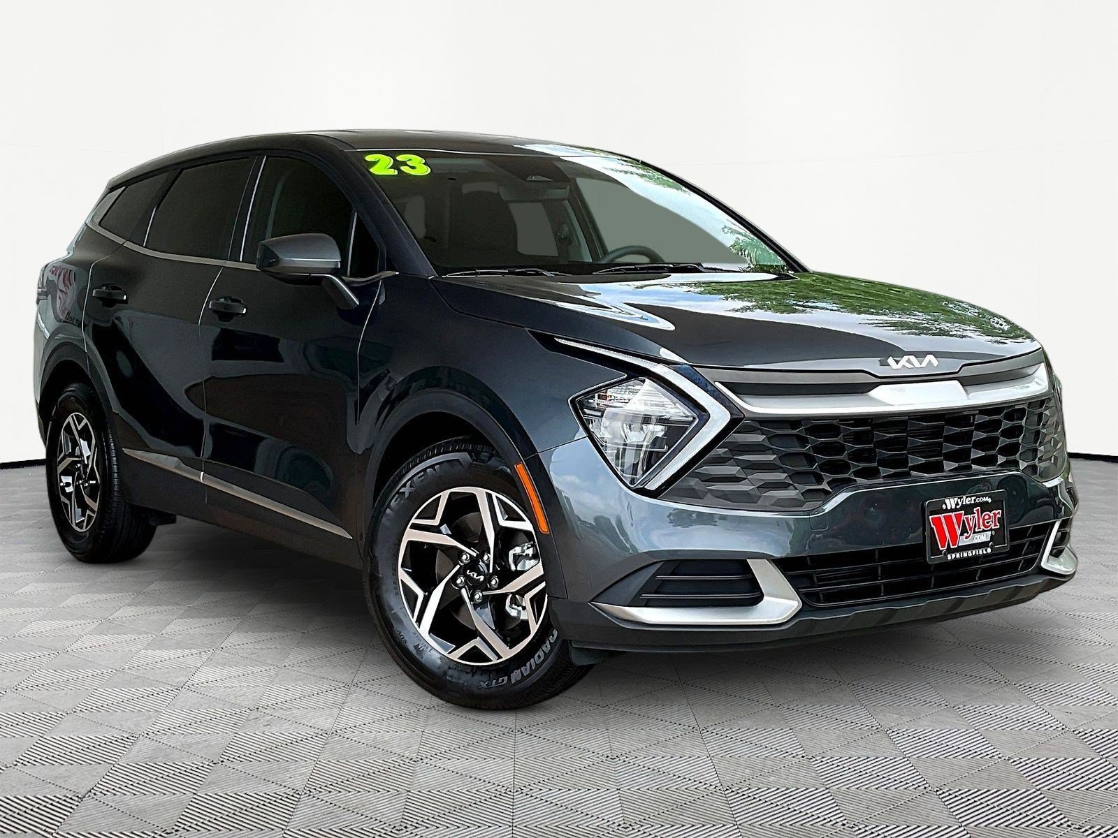 Used 2023 Kia Sportage LX FWD image 3