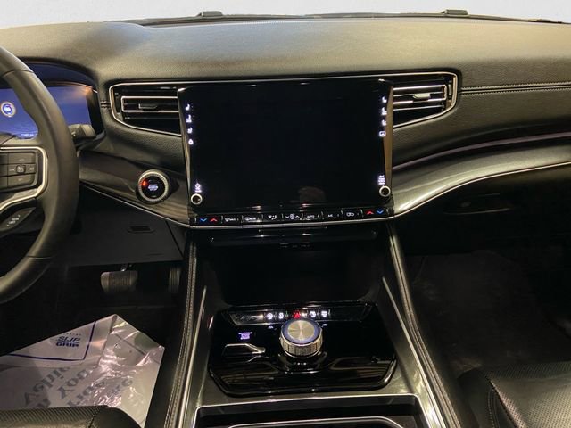 Used 2024 Jeep Wagoneer Base image 13