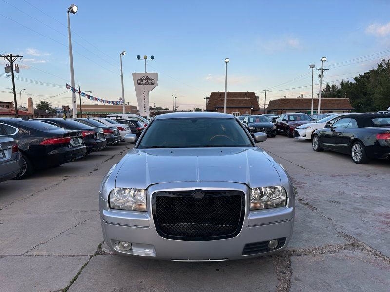 Used 2006 Chrysler 300 Touring RWD image 2
