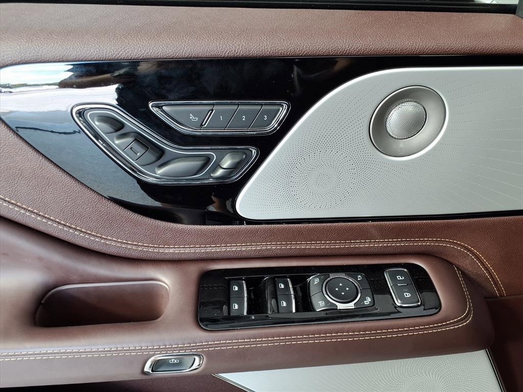 Used 2024 Lincoln Aviator Black Label w/ Class IV Trailer Tow Package image 16