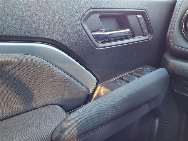 Used 2024 Chevrolet Colorado Z71 w/ Z71 Convenience Package 2 image 18