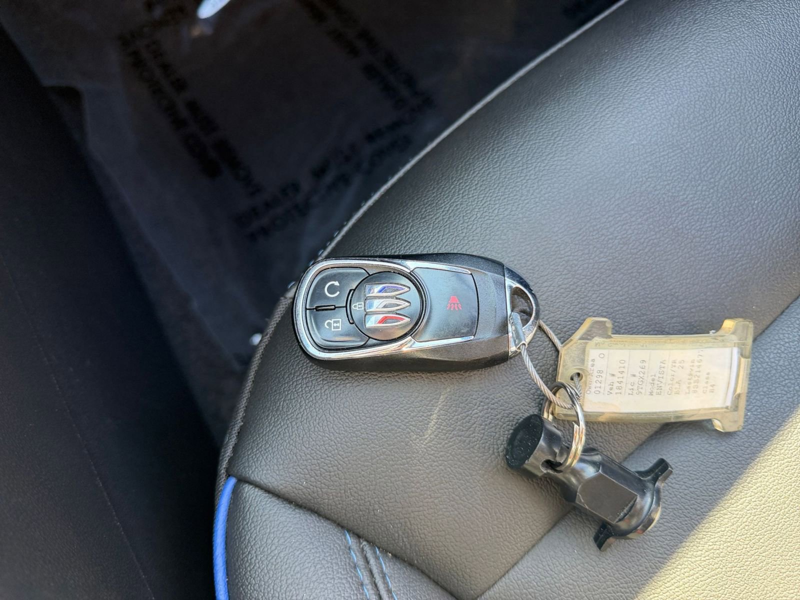 Used 2025 Buick Envista Sport Touring image 21