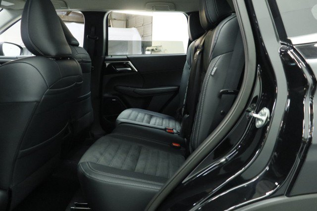 New 2026 Mitsubishi Outlander SE FWD image 23