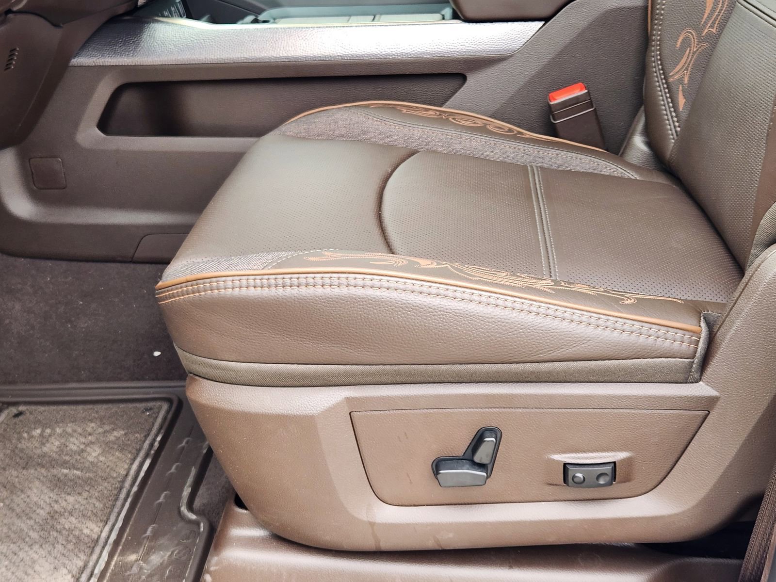 New 2026 RAM 3500 Longhorn image 22