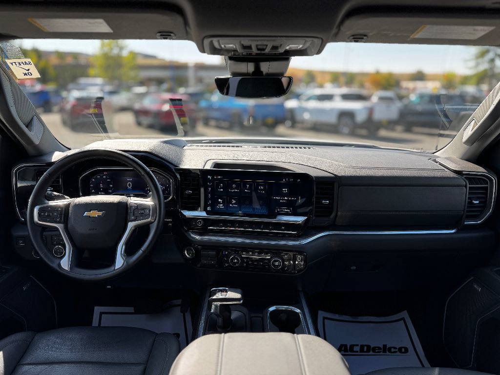 Used 2025 Chevrolet Silverado 1500 LTZ w/ LTZ Premium Package image 5