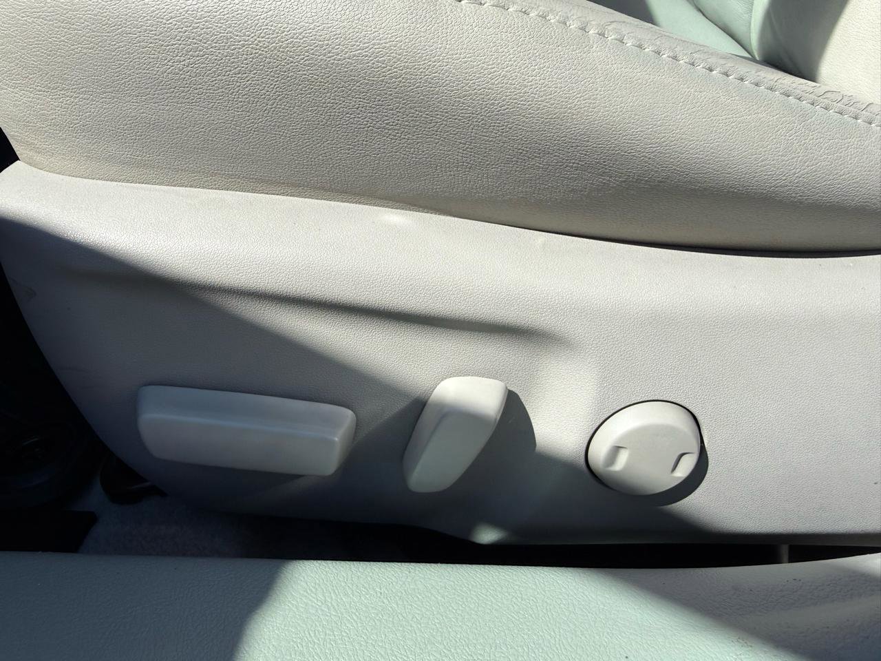 Used 2012 Toyota Camry XLE image 11