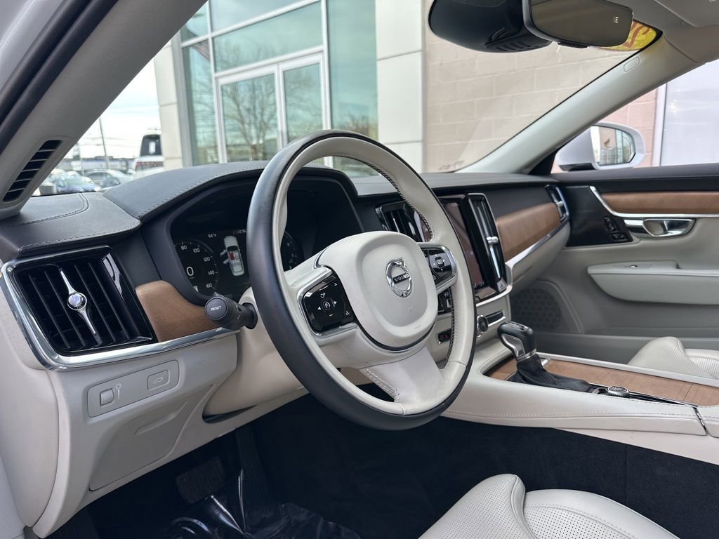Used 2020 Volvo S90 T6 Inscription w/ Protection Package Premier image 45