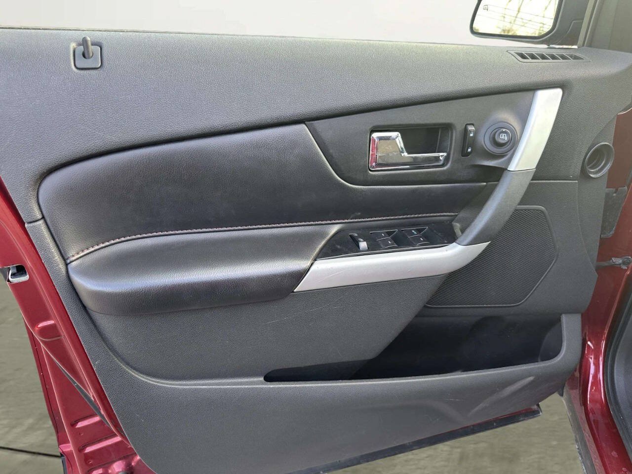 Used 2013 Ford Edge SEL FWD image 9