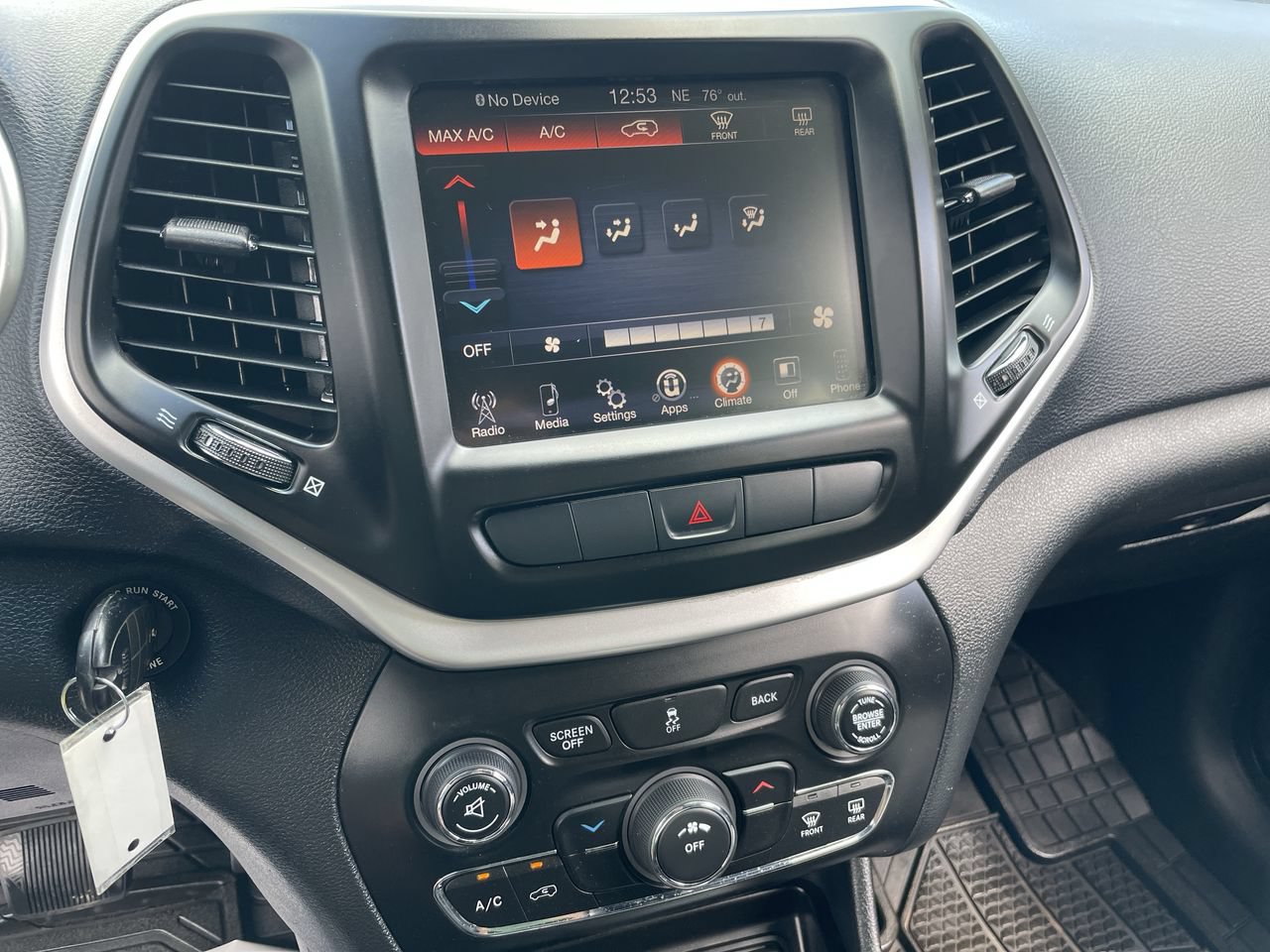 Used 2014 Jeep Cherokee Latitude AWD/4WD image 33