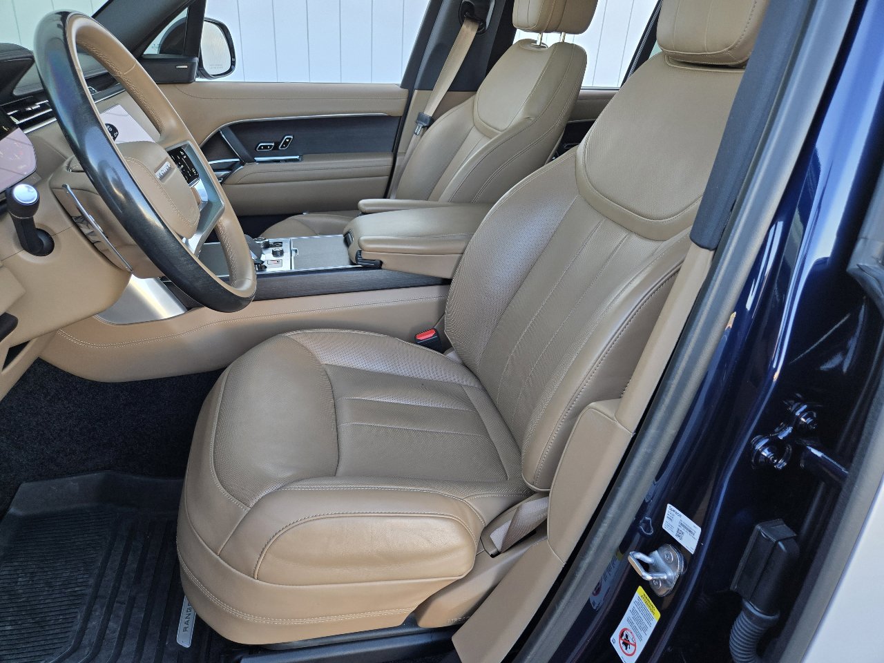 Used 2023 Land Rover Range Rover SE image 32