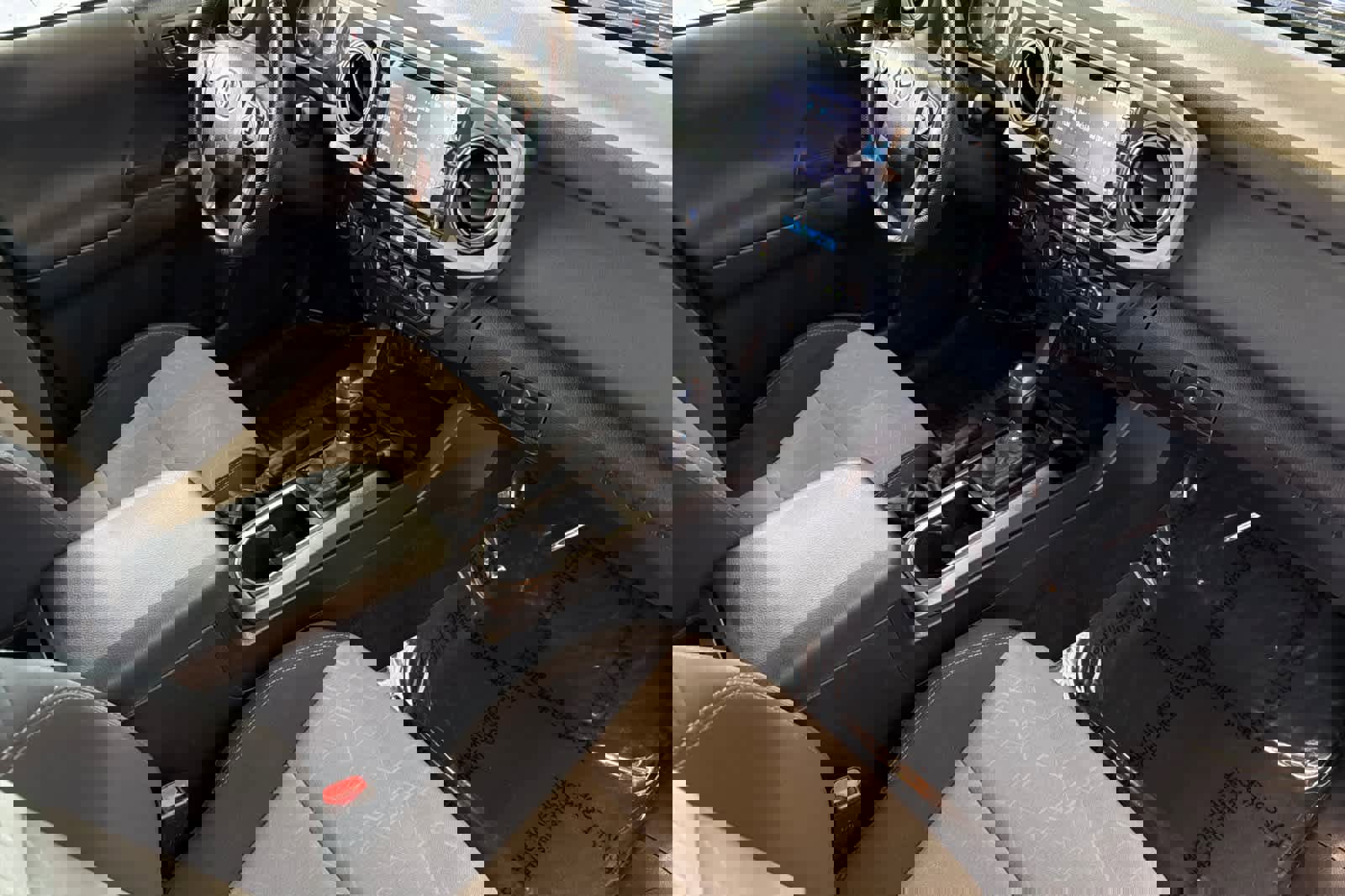 Used 2022 Toyota Tacoma TRD Off-Road image 17