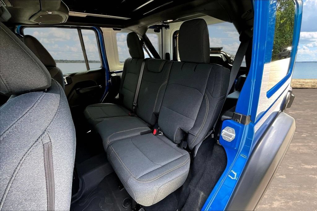 Used 2025 Jeep Wrangler Unlimited Sport AWD/4WD image 24