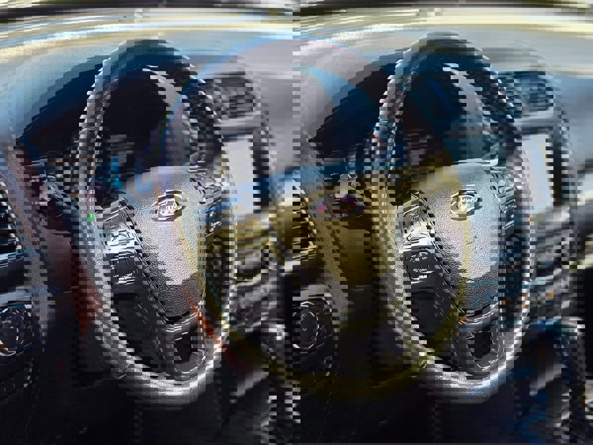 Used 2018 Ford Explorer XLT w/ Equipment Group 201A image 24