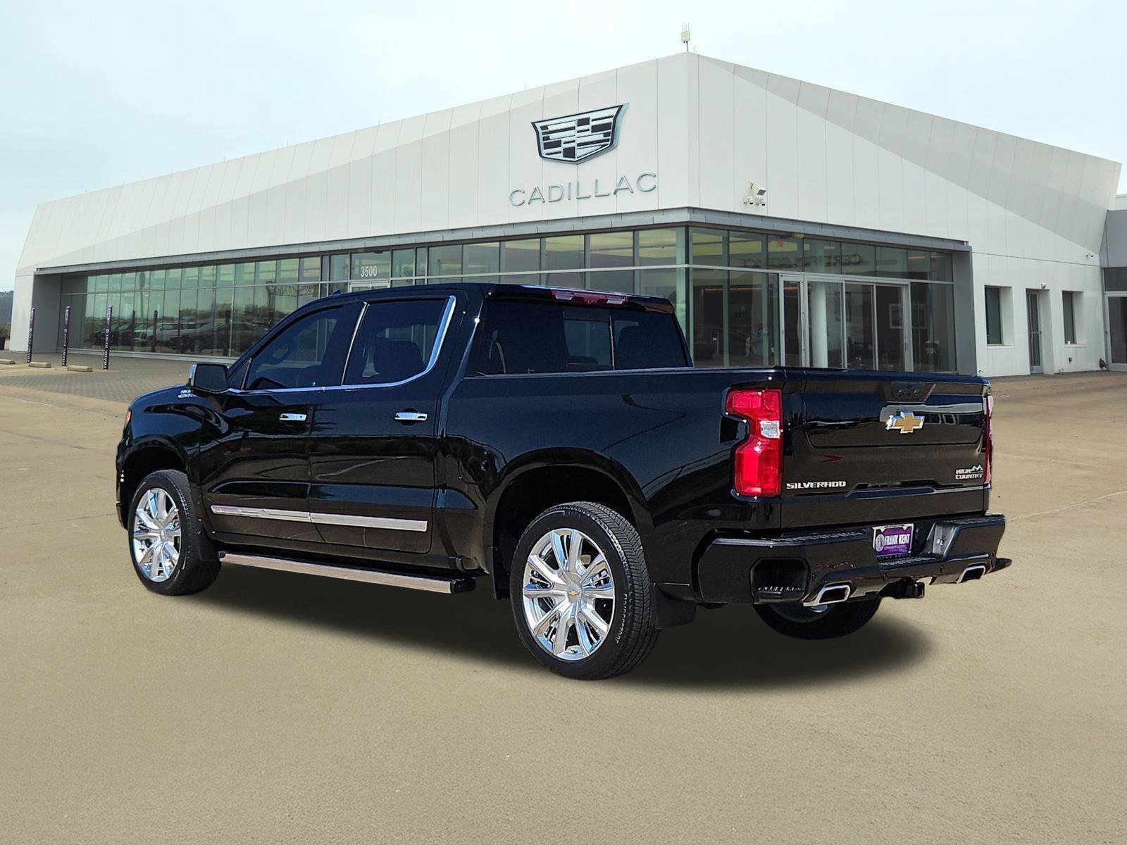 Used 2024 Chevrolet Silverado 1500 High Country AWD/4WD image 4