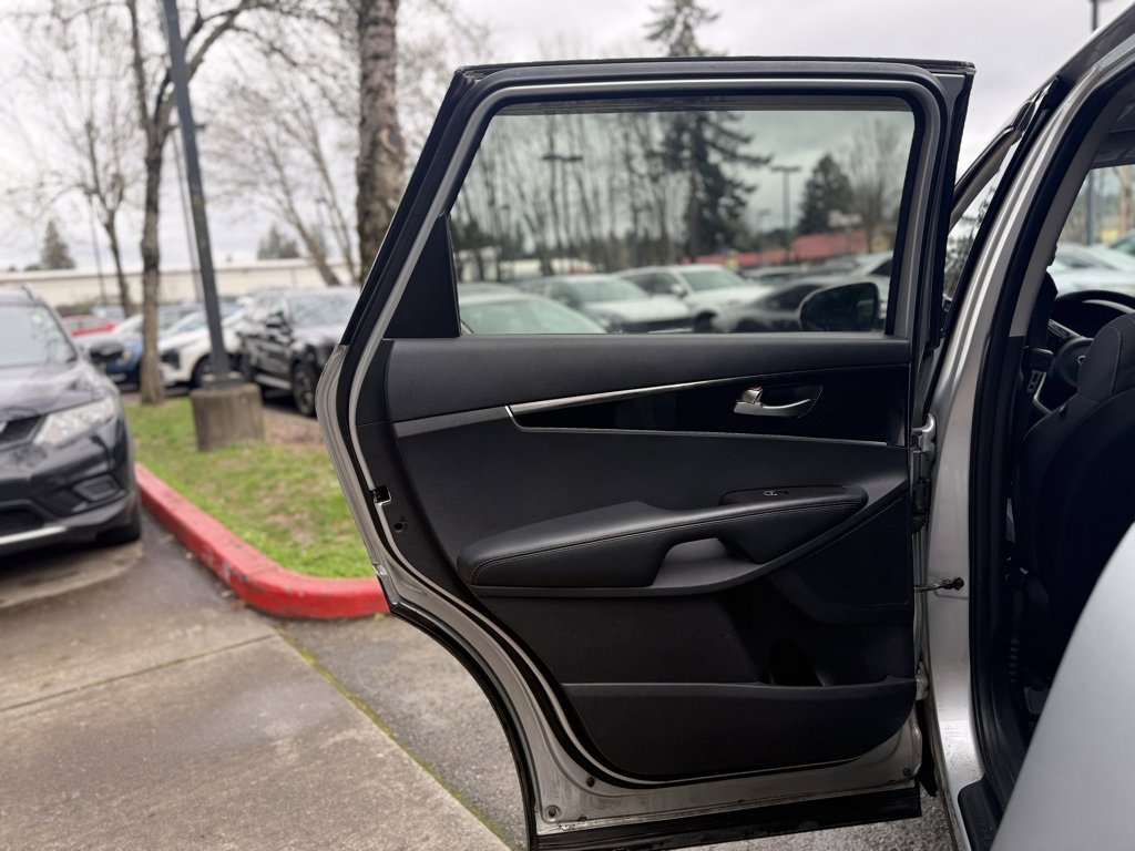 Used 2017 Kia Sorento LX image 19