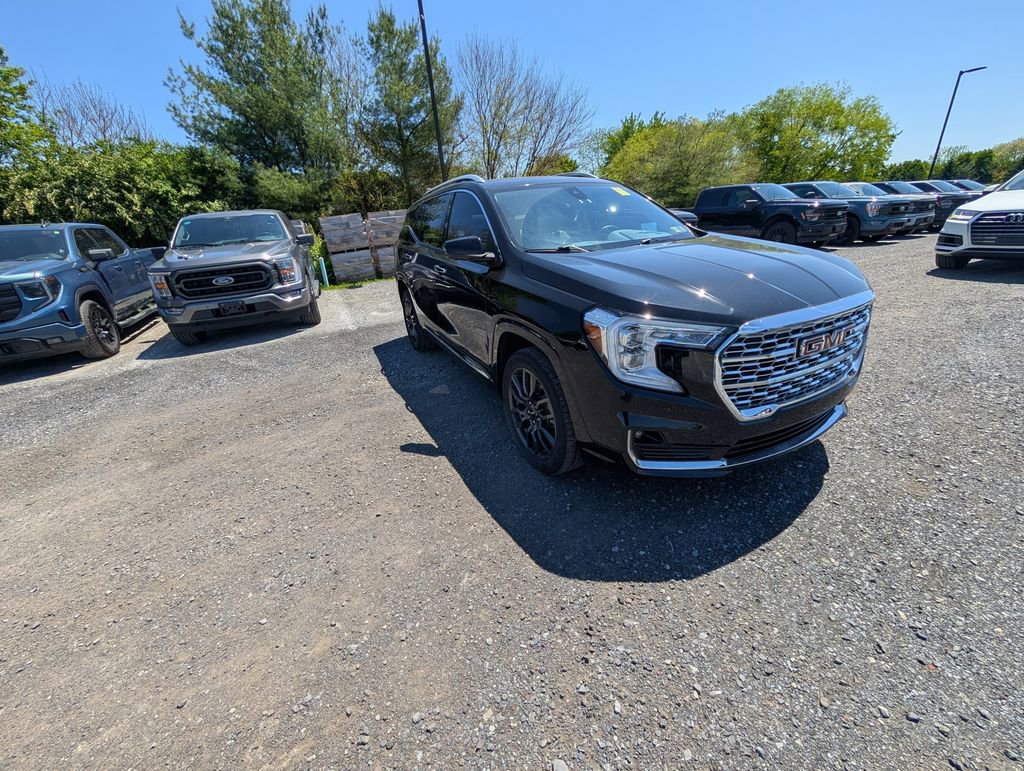 Used 2022 GMC Terrain Denali w/ Black Diamond Edition AWD/4WD image 9