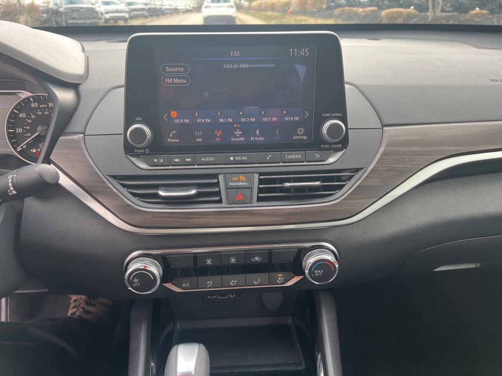Used 2024 Nissan Altima 2.5 SV image 9