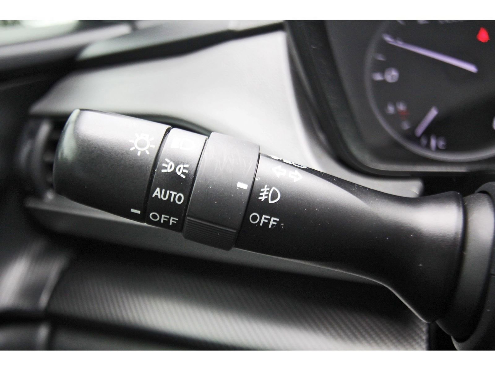 Used 2024 Subaru Crosstrek 2.0i Premium AWD/4WD image 17