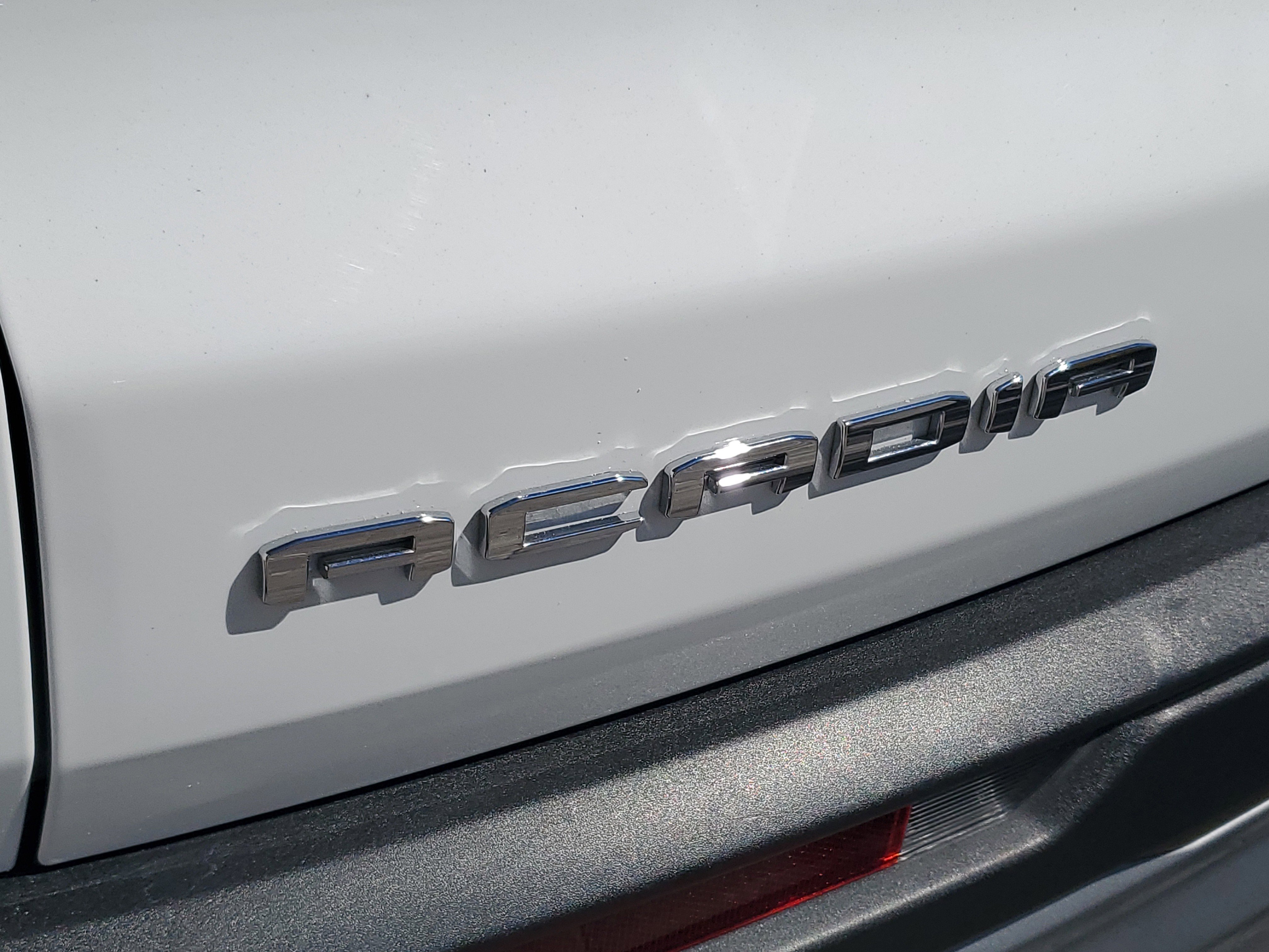 Used 2025 GMC Acadia Elevation image 8