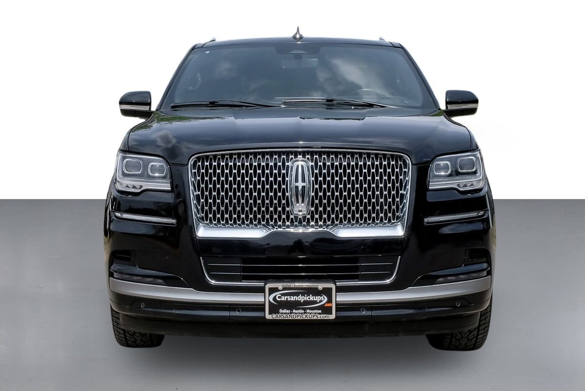 Used 2024 Lincoln Navigator Reserve image 3