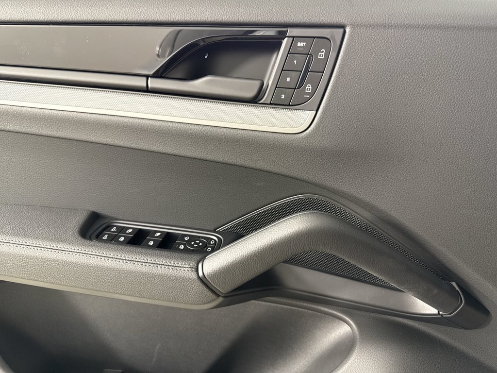 New 2026 Porsche Cayenne AWD/4WD image 32